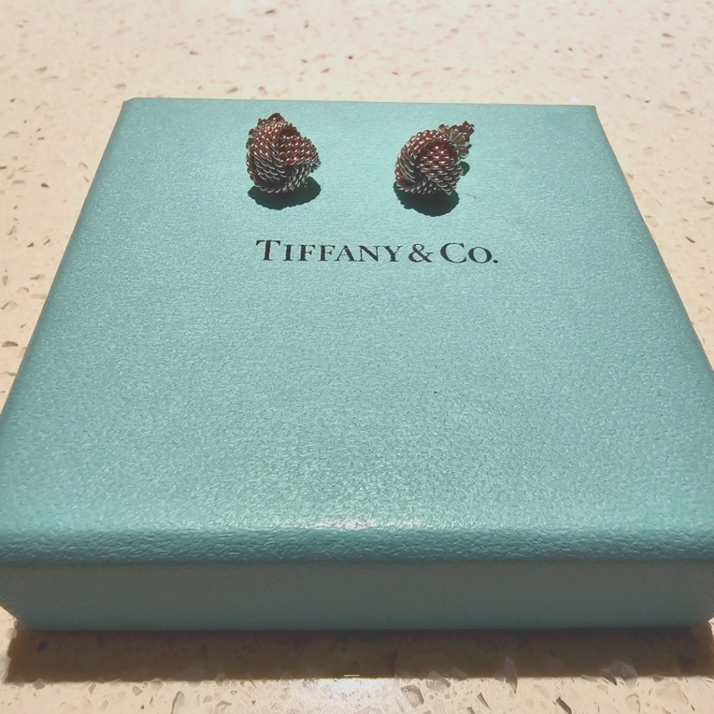 Authentic Like New Tiffany & co Twist Knot 925 earrings (a pair)